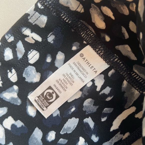 Athleta Crop Leggings with Side Pockets - Picture 6 of 10